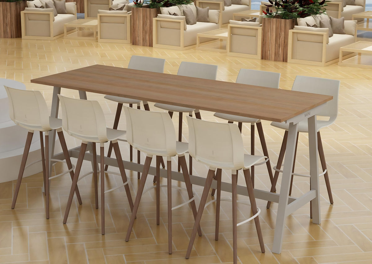 MATSU Cuka high table with wooden top and bar stools