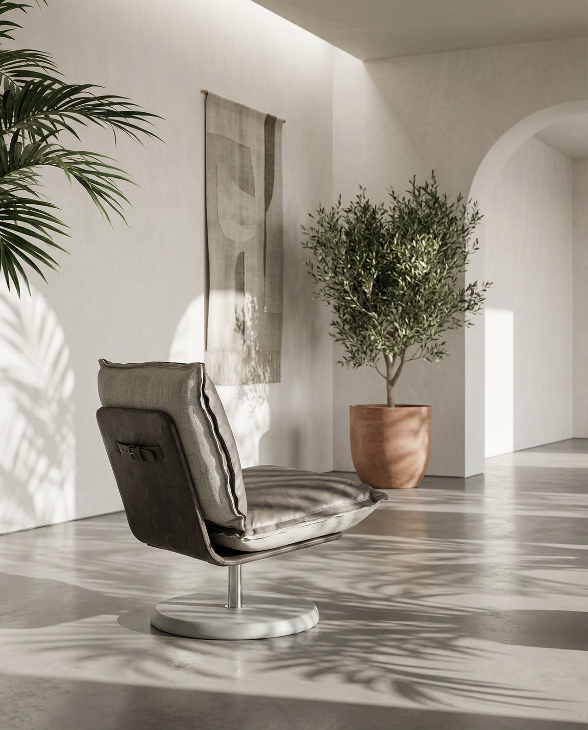 NOMAD 360° Skin Lounge Chair on swivel base in a bright interior